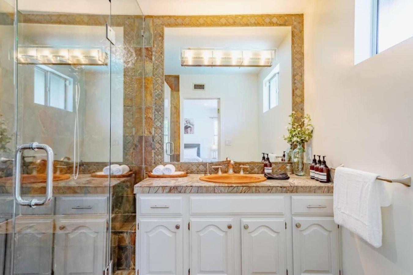 Casa vacanze 468a Massive 5 Bedroom With Beautiful Pool Los Angeles