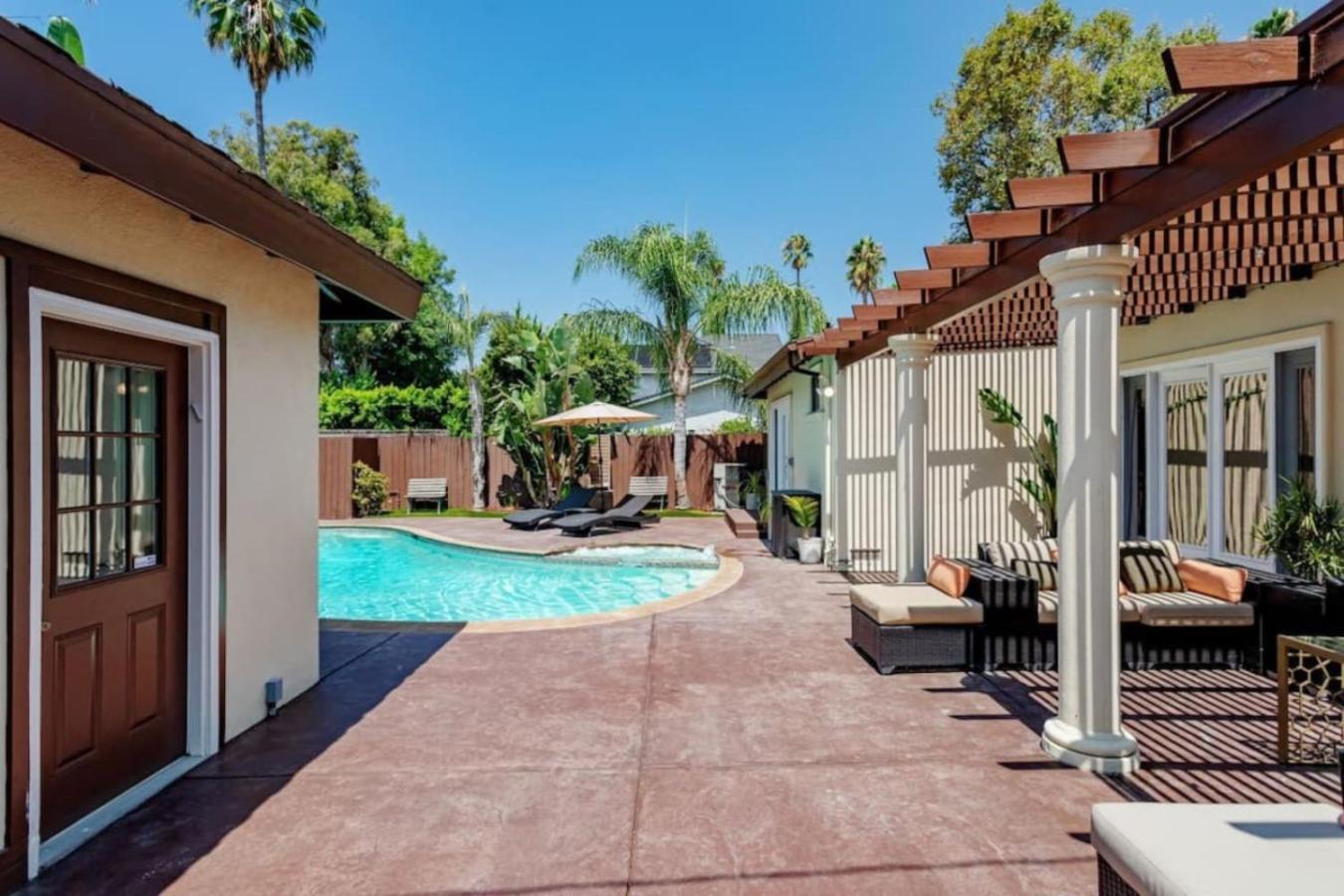 468a Massive 5 Bedroom With Beautiful Pool Сasa de vacaciones Los Ángeles