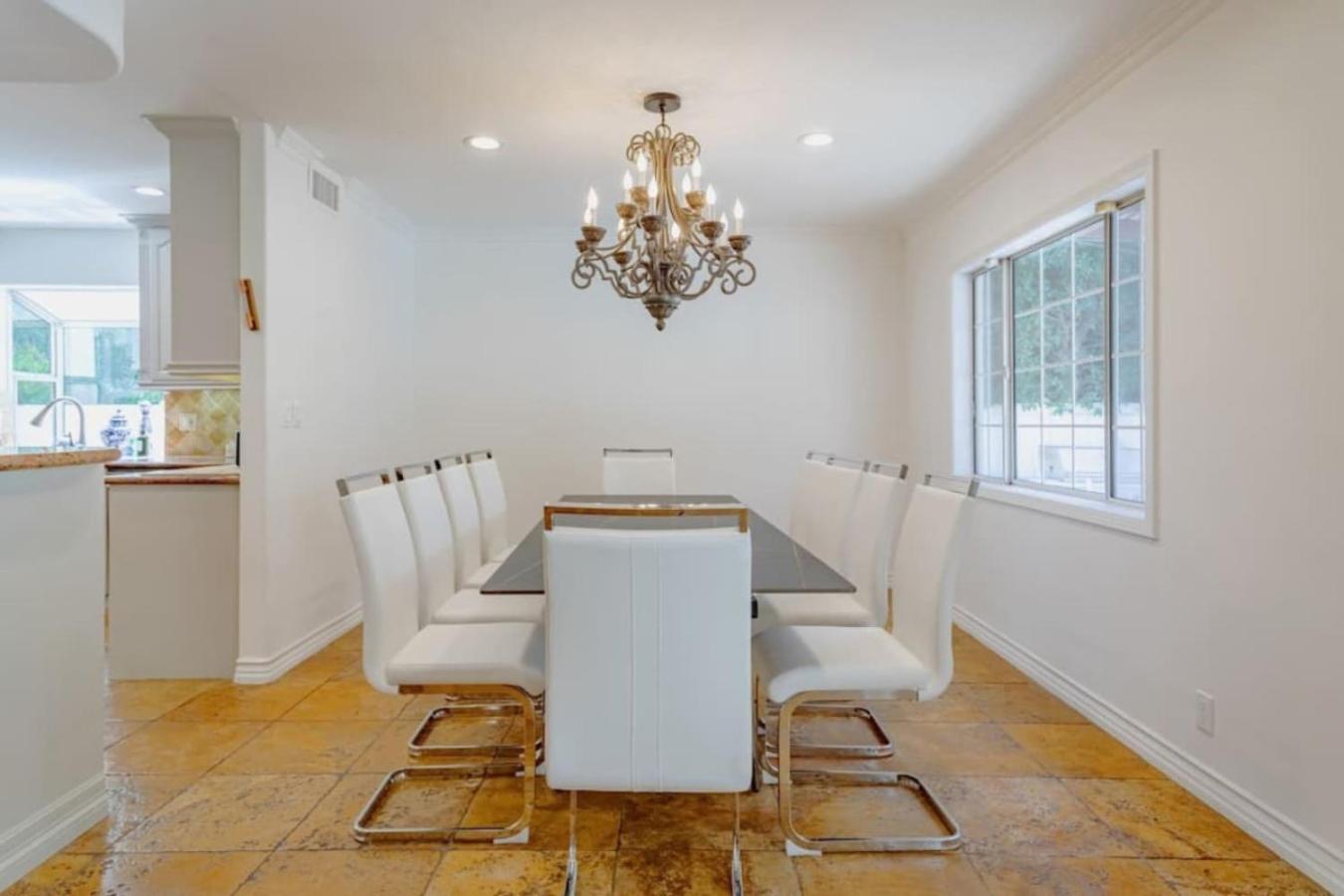 468a Massive 5 Bedroom With Beautiful Pool * Los Ángeles