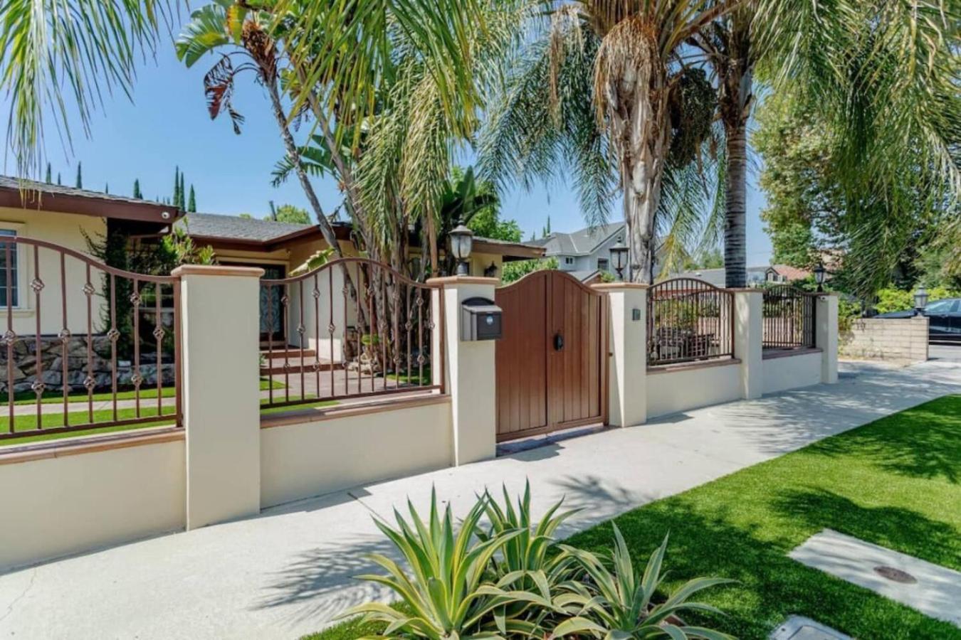 468a Massive 5 Bedroom With Beautiful Pool Сasa de vacaciones Los Ángeles